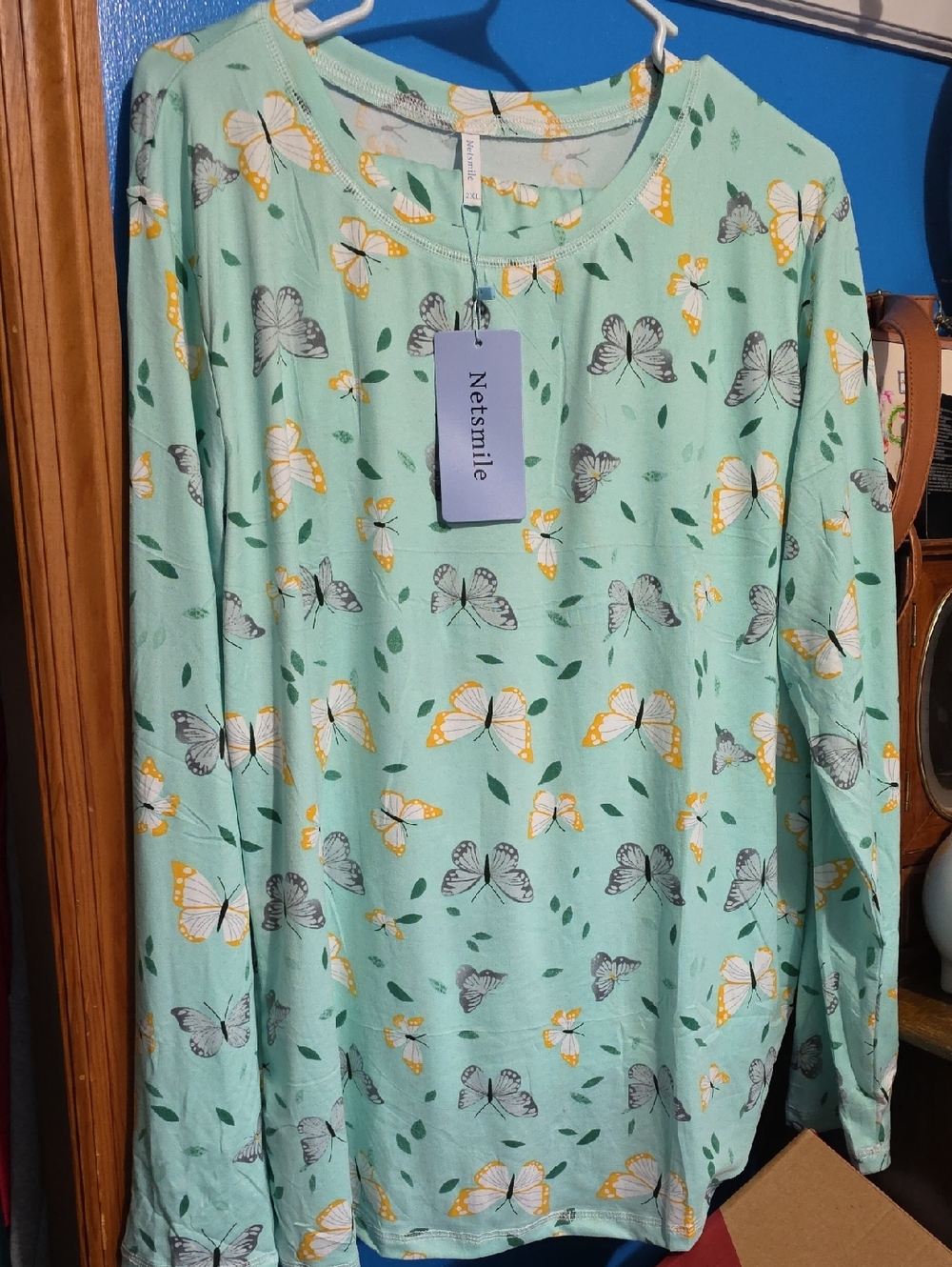 Women's Mint Green Butterfly Long-Sleeve Pajama Top